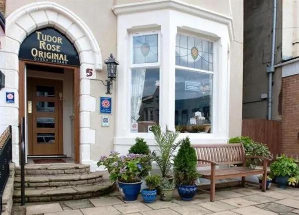 Myroomz Tudor Rose Original Blackpool Exterior photo